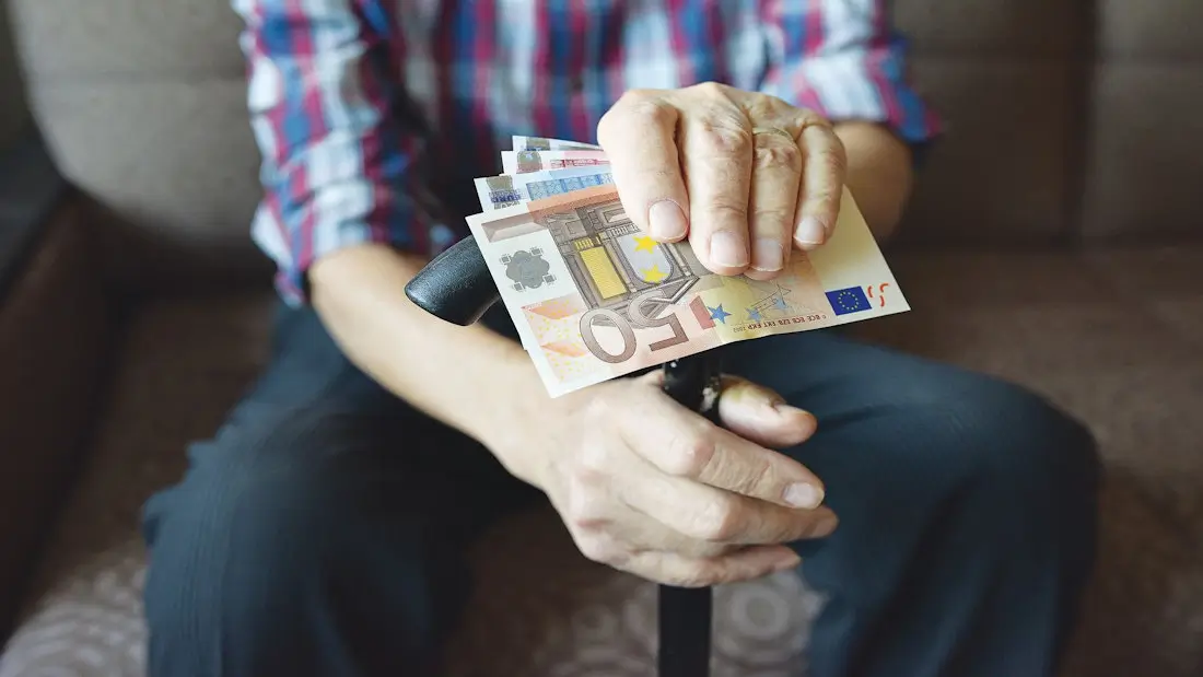 Αναδρομικά: Οι ανοιχτές εκκρεμότητες – Τι αφορά και αποστράτους – Πότε θα πληρωθούν