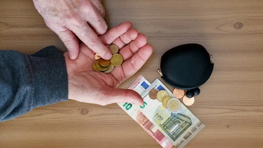 Οι νέες κλίμακες της ΕΑΣ για τις κύριες συντάξεις – Τι θα καταβάλουν οι συνταξιούχοι από 1/1/2026